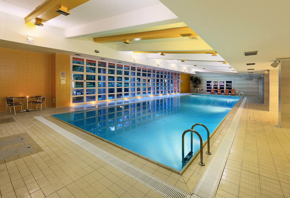 hotel duo sports center swimming pool 2mensi